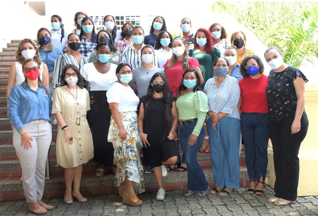 escuela liderazgo para mujeres